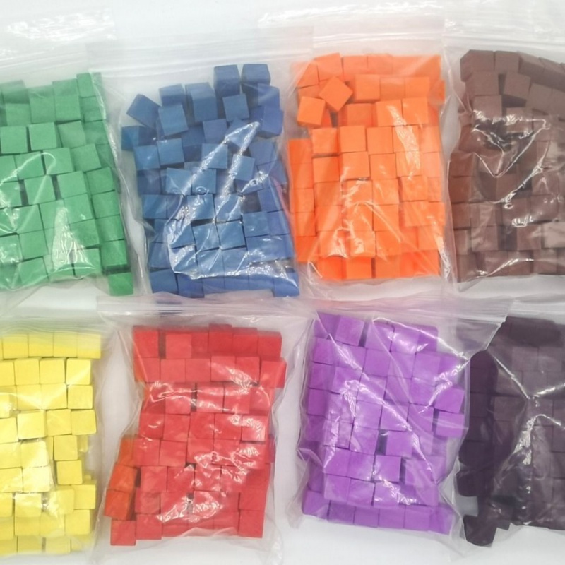Board Game Bang - 100 ชิ้น/ล็อต 10 มม.ไม้ก้อนลูกเต๋าที่มีสีสันหมากรุกชิ้นมุมขวาสําหรับ Token ปริศนาเกมกระดาน